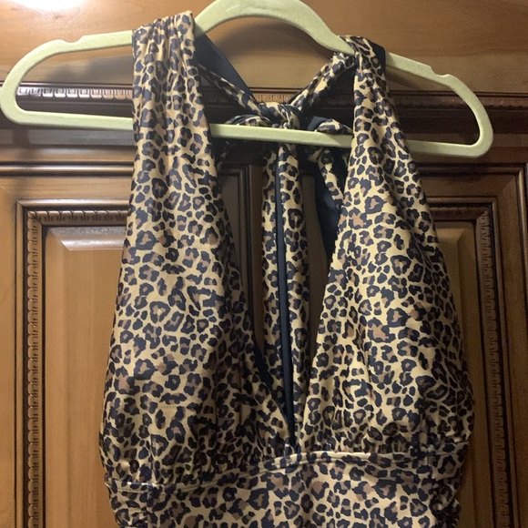 NWOT Nicole Miller Animal Print Convertible One-Piece Swimsuit Size Medium - Picture 5 of 10